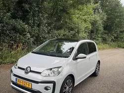 Wit Gebruikt 2017 VW up! Highline Hatchback | € 8.399 (Duur)