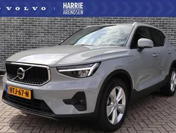 Grijs Gebruikt 2023 Volvo XC40 Core SUV | € 40.694 (Eerlijke prijs)
