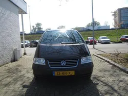 Zwart Gebruikt 2005 VW Sharan MPV | € 2.150