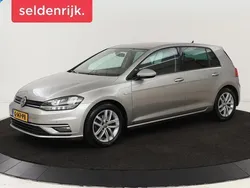 Grijs, metallic lak Gebruikt 2019 VW Golf VII Comfortline Hatchback | € 15.700 (Goede deal)