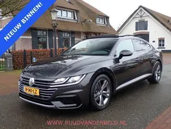 Grijs, metallic lak Gebruikt 2019 VW Arteon R-line Hatchback | € 24.900 (Goede deal)