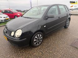 Zwart Gebruikt 2002 VW Polo Comfortline Hatchback | € 1.799 (Iets duurder)