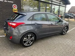 Grijs, metallic lak Gebruikt 2016 Hyundai i30 Hatchback | € 9.250 (Eerlijke prijs)