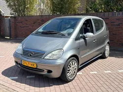 Grijs, metallic lak Gebruikt 2003 Mercedes A160 Elegance MPV | € 395 (Super prijs)