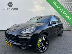 Zwart Gebruikt 2015 Porsche Cayenne SUV | € 29.950 (Eerlijke prijs)