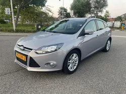 Grijs Gebruikt 2013 Ford Focus Titanium Hatchback | € 5.995 (Goede deal)