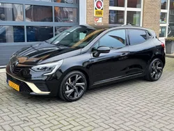 Zwart Gebruikt 2023 Renault Clio V Engineered Hatchback | € 22.350 (Iets duurder)