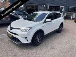Wit Gebruikt 2017 Toyota RAV4 Hybrid Business Edition SUV | € 21.850 (Eerlijke prijs)