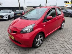 Rood Gebruikt 2008 Toyota Aygo Hatchback | € 2.795 (Eerlijke prijs)