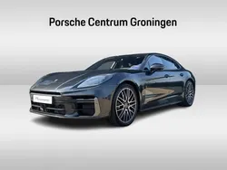 Vulkaangrijs metallic Nieuw 2024 Porsche Panamera Turbo E-Hybrid Sedan | € 245.709