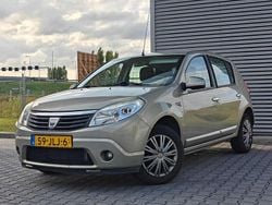 Grijs Gebruikt 2009 Dacia Sandero Lauréate Hatchback | € 2.250 (Goede deal)