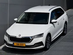 Wit Gebruikt 2022 Skoda Octavia Business Line Stationwagen | € 25.950 (Super prijs)