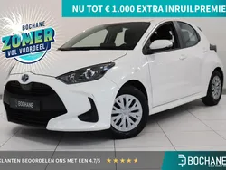 Wit Gebruikt 2022 Toyota Yaris Hybrid Active Hatchback | € 20.240 (Eerlijke prijs)