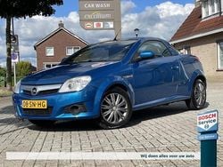 Blauw, metallic lak Gebruikt 2006 Opel Tigra Cosmo Cabriolet | € 4.750 (Eerlijke prijs)