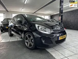 Zwart Gebruikt 2014 Kia Rio Hatchback | € 5.350 (Eerlijke prijs)
