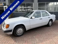 Wit Gebruikt 1989 Mercedes 200 Sedan | € 7.950
