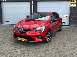 Rood Gebruikt 2022 Renault Clio V Techno Hatchback | € 15.750 (Goede deal)