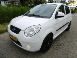 Wit Gebruikt 2011 Kia Picanto 2 Hatchback | € 2.695 (Eerlijke prijs)