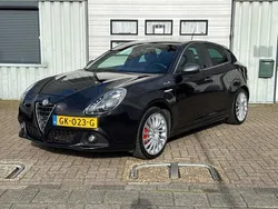 Zwart, metallic lak Gebruikt 2015 Alfa Romeo Giulietta Exclusive Hatchback | € 8.950 (Eerlijke prijs)