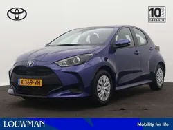 Blauw, metallic lak Gebruikt 2024 Toyota Yaris Active Hatchback | € 23.278 (Duur)