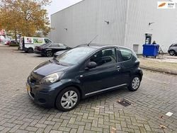 Grijs Gebruikt 2009 Toyota Aygo Hatchback | € 950 (Super prijs)