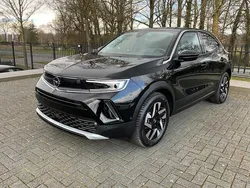 Zwart Gebruikt 2022 Opel Mokka-e Elegance SUV | € 18.850 (Goede deal)