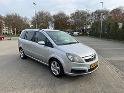 Grijs (metallic) Gebruikt 2007 Opel Zafira Business MPV | € 950