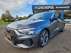 Grijs Gebruikt 2023 Audi A3 Competition Hatchback | € 34.850 (Eerlijke prijs)