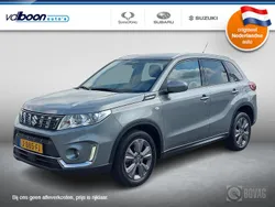 Grijs, metallic lak Gebruikt 2020 Suzuki Vitara SUV | € 19.450 (Goede deal)