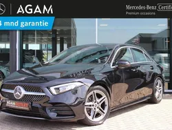 Zwart, metallic lak Gebruikt 2019 Mercedes A200 Edition Sedan | € 25.995 (Eerlijke prijs)