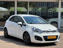 Wit Gebruikt 2012 Kia Rio Plus Hatchback | € 5.990 (Eerlijke prijs)