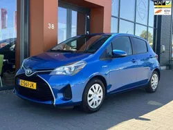 Blauw, metallic lak Gebruikt 2014 Toyota Yaris Hybrid Hatchback | € 9.890