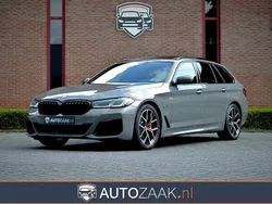 Grijs Gebruikt 2022 BMW 530e M Sport Stationwagen | € 49.950 (Duur)
