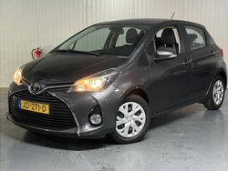 Grijs Gebruikt 2015 Toyota Yaris Hatchback | € 11.799 (Eerlijke prijs)