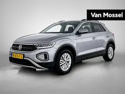 Grijs Gebruikt 2022 VW T-Roc Life SUV | € 23.900 (Eerlijke prijs)
