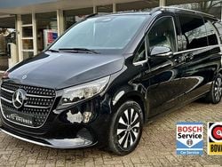 Zwart Gebruikt 2024 Mercedes V300 Avantgarde MPV | € 99.950
