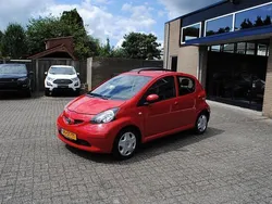 Rood Gebruikt 2006 Toyota Aygo Hatchback | € 2.250 (Goede deal)