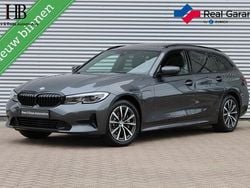 Grijs Gebruikt 2020 BMW 330 Shadowline Stationwagen | € 29.845 (Goede deal)