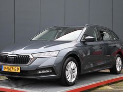 Grijs Gebruikt 2022 Skoda Octavia Business Line Stationwagen | € 21.950 (Goede deal)