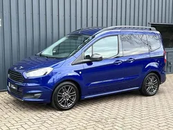 Blauw, metallic lak Gebruikt 2018 Ford Tourneo Courier Titanium MPV | € 13.949 (Eerlijke prijs)