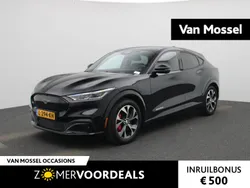 Zwart Gebruikt 2021 Ford Mustang Mach-E SUV | € 25.900 (Goede deal)