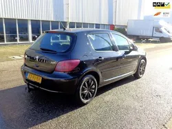 Zwart Gebruikt 2005 Peugeot 307 Hatchback | € 1.650 (Eerlijke prijs)