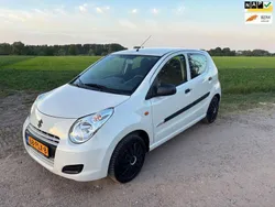 Wit, metallic lak Gebruikt 2011 Suzuki Alto Comfort+ Hatchback | € 3.295 (Eerlijke prijs)