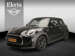 Zwart, metallic lak Gebruikt 2021 Mini ONE Hatchback | € 20.900 (Iets duurder)