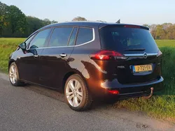 Bruin Gebruikt 2012 Opel Zafira Tourer MPV | € 8.250