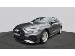Grijs, metallic lak Gebruikt 2023 Audi A3 Sportback S-Line Hatchback | € 33.350 (Eerlijke prijs)