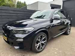 Zwart Gebruikt 2020 BMW X5 M Sport SUV | € 46.950 (Eerlijke prijs)
