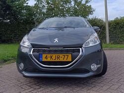 Grijs Gebruikt 2013 Peugeot 208 Envy Hatchback | € 4.950 (Goede deal)
