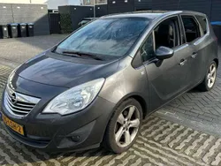 Grijs Gebruikt 2010 Opel Meriva Cosmo MPV | € 3.000 (Iets duurder)