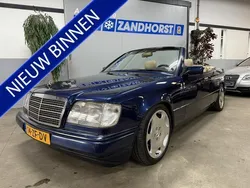 Blauw, metallic lak Gebruikt 1996 Mercedes E220 Cabriolet | € 17.995